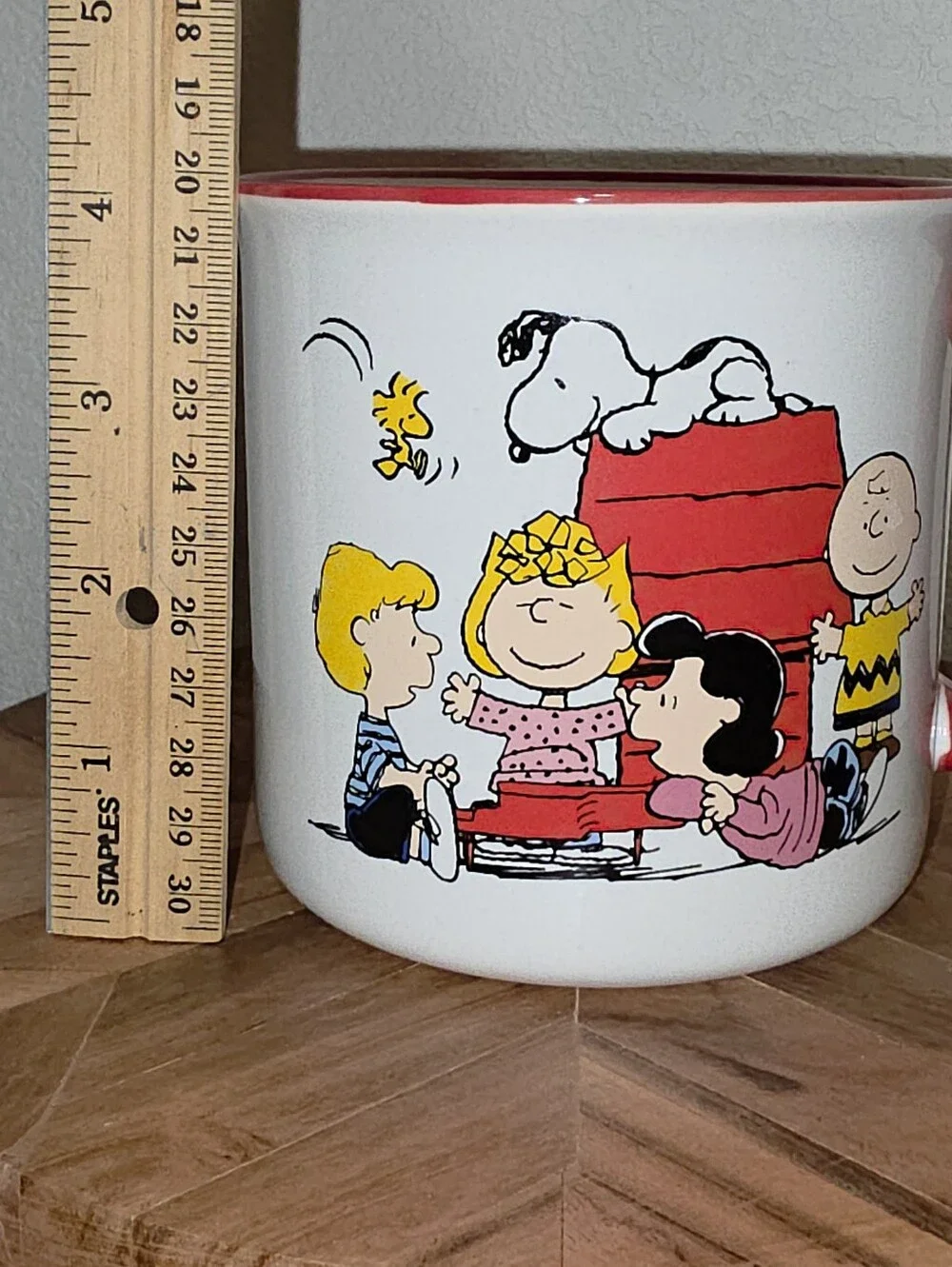 Peanuts Snoopy And Friends Characters 21 Oz Stoneware mug, White With Red